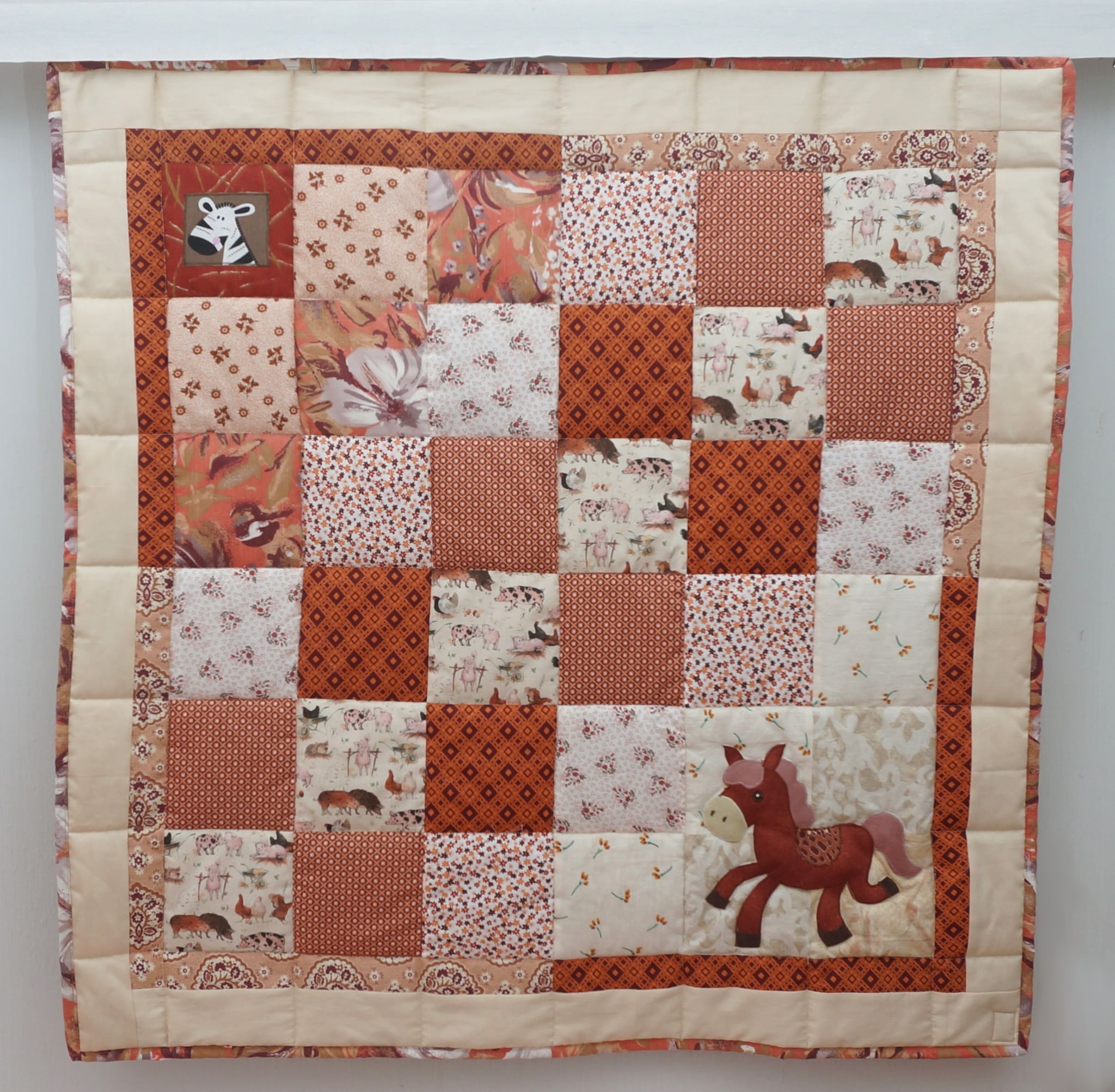 Beebitekk Väike hobune (100 x 100 cm)