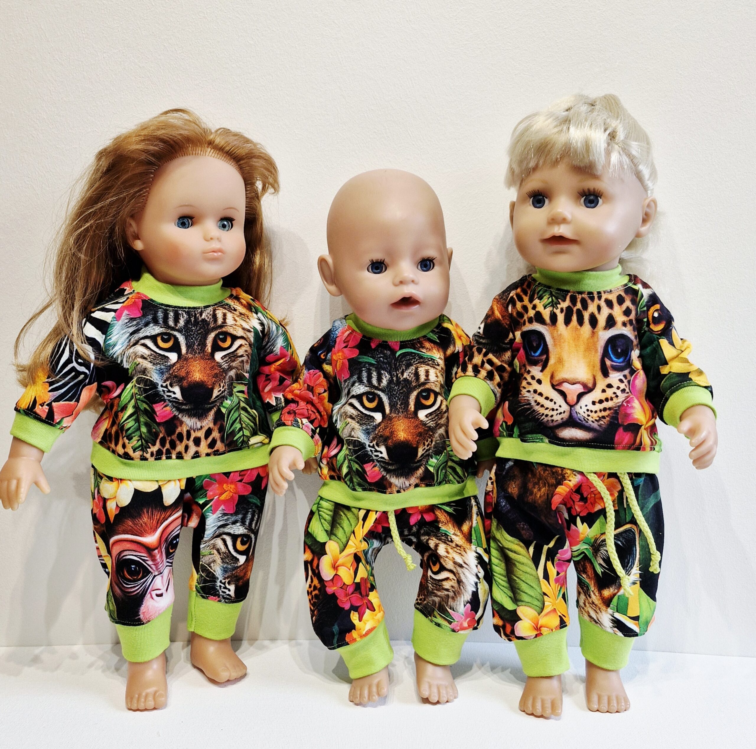 Doll clothes for 43–48 cm dolls: trousers and jacket (jungle theme)