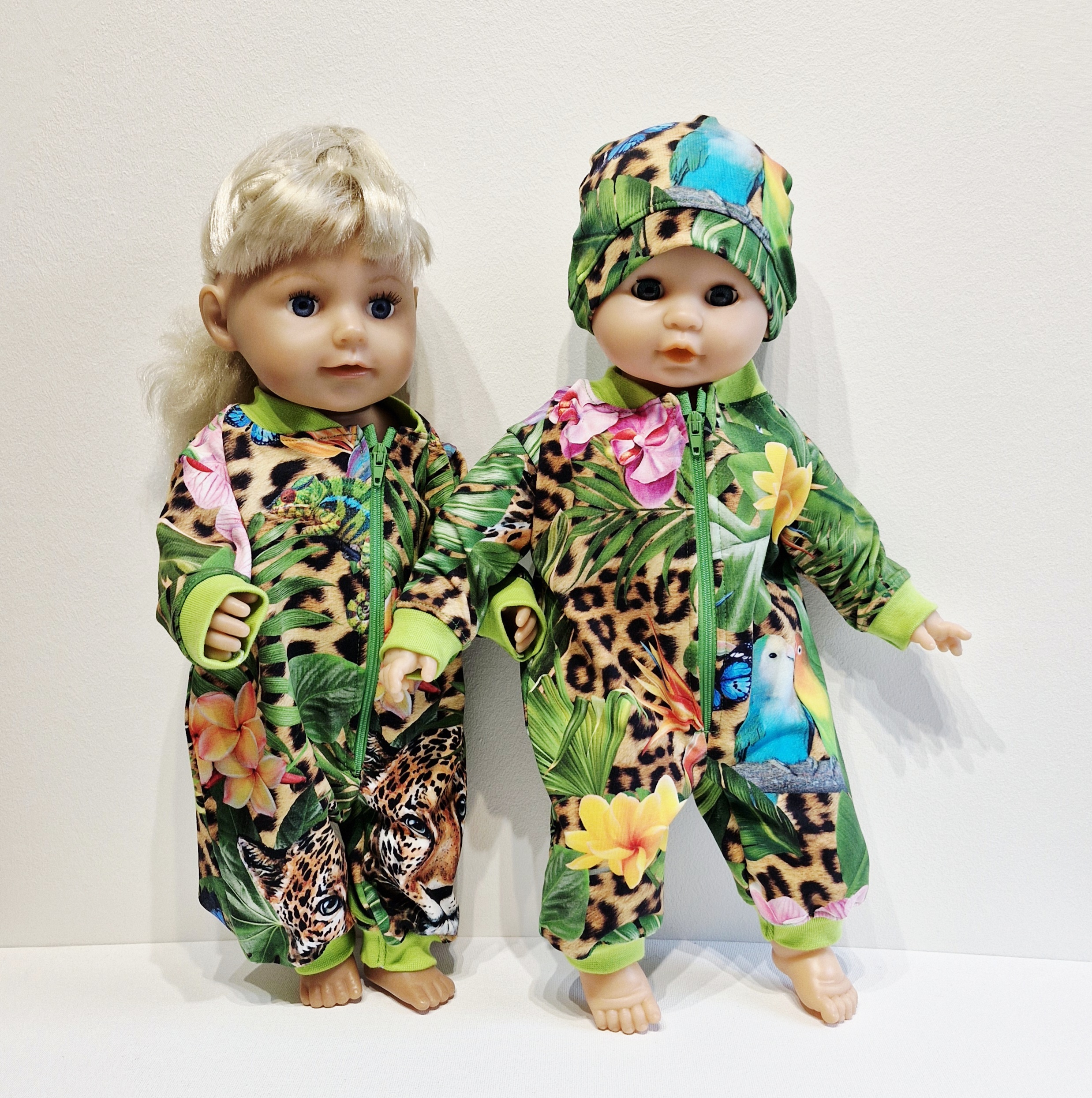 Doll clothes for 43–48 cm dolls: sleepsuit and hat, jungle animal theme